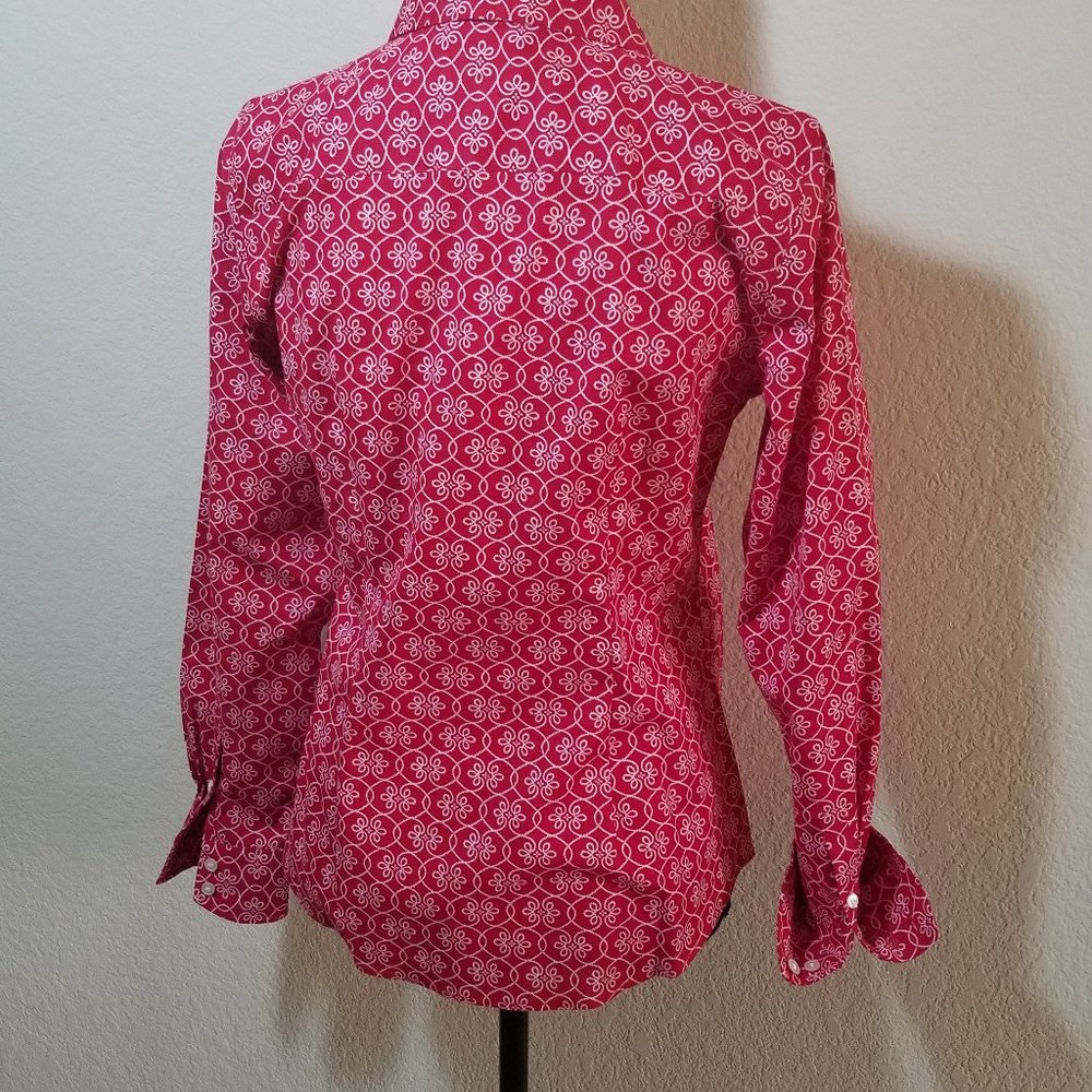 Talbots Button Down Shirt Red White Floral Long SLeeve Top Wrinkle Resistant 4 - Picture 5 of 5